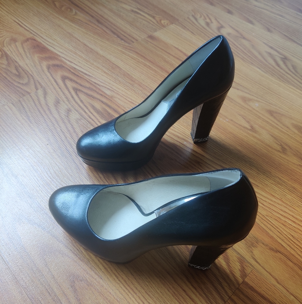 Michael Kors The Jet 6 Black Leather Heels, Size 7.5
